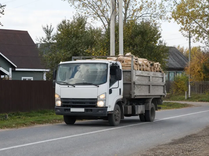Привоз дров газелью до 8 кубометров в Кашире